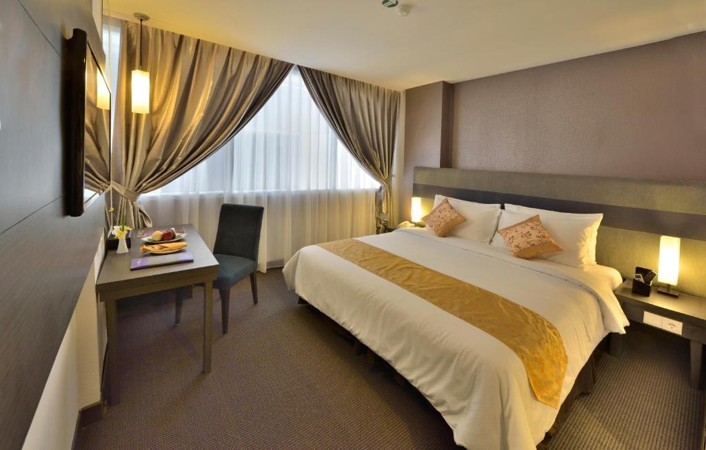 Tjokro Hotel Pekanbaru Exterior photo